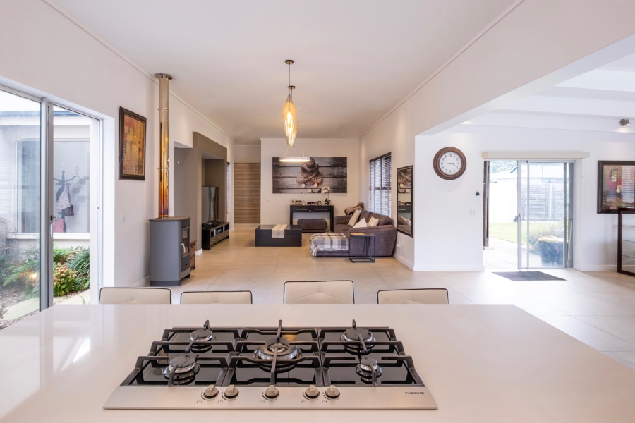3 Bedroom Property for Sale in Earls Court Lifestyle Estate Western Cape